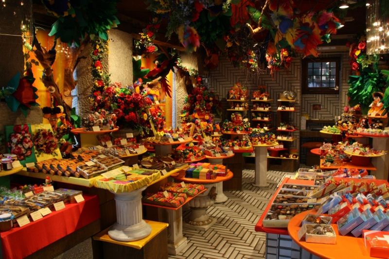 boutique-LA BRIGUE-min_candy_store_chocolate_shop_chocolate_switzerland-393515